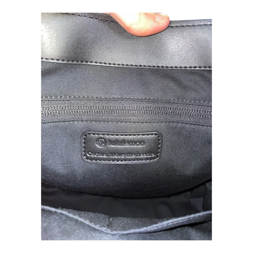 Lululemon Cactus Leather Shoulder Bag 8L Black With Gold Hardware & Dust Bag - Picture 14 of 16
